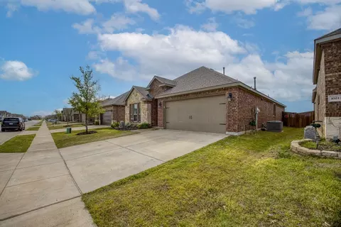 10816 Aledo Ln, Aubrey, TX 76227