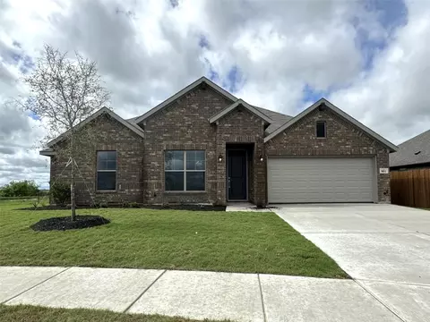 901 Madeline Ln, Cleburne, TX 76033