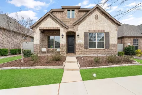 Exterior - 928 10th St, Argyle, TX 76226 photo 3 of 10