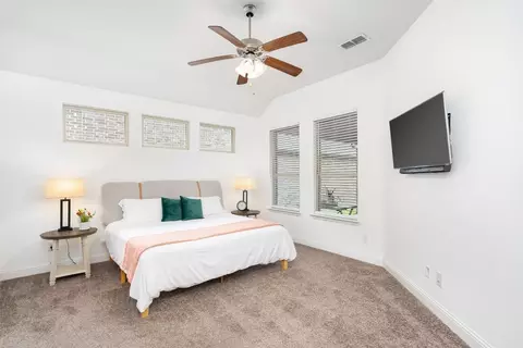 Bedroom - 928 10th St, Argyle, TX 76226 photo 5 of 6