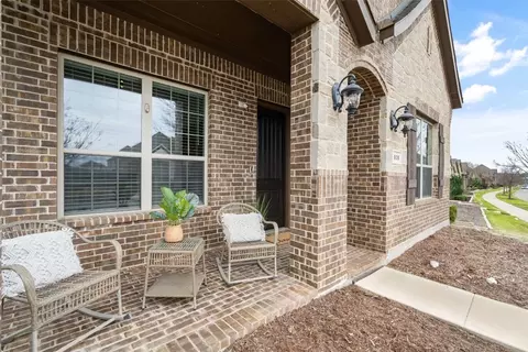 Exterior - 928 10th St, Argyle, TX 76226 photo 4 of 10