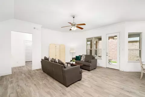 Living - 928 10th St, Argyle, TX 76226 photo 2 of 3