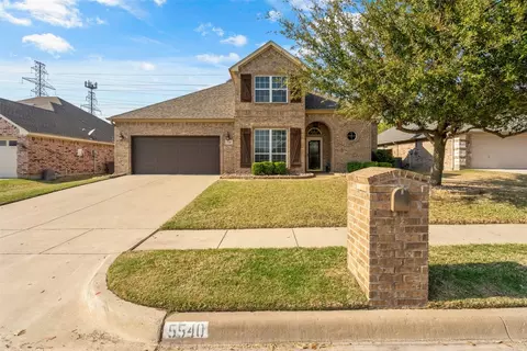 5540 Plata Ln, Benbrook, TX 76126