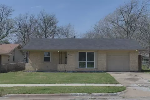 822 Manning St, Grand Prairie, TX 75051