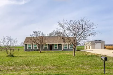 1630 E Cherry Ct, Cleburne, TX 76031