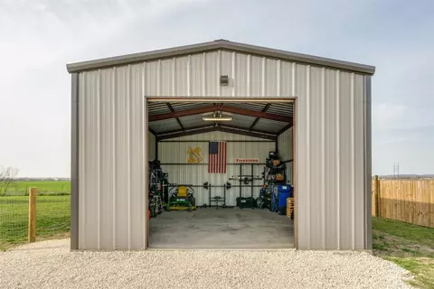 Exterior - 1630 E Cherry Ct, Cleburne, TX 76031 photo 5 of 7