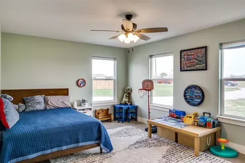 Bedroom - 1630 E Cherry Ct, Cleburne, TX 76031 photo 4 of 5