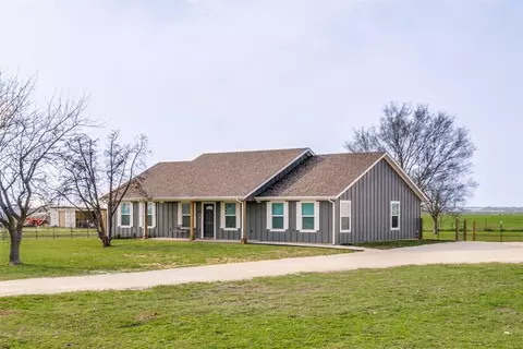 Exterior - 1630 E Cherry Ct, Cleburne, TX 76031 photo 2 of 7