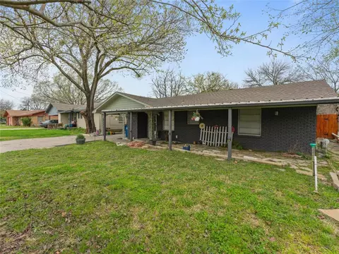 222 W Marshall St, Palmer, TX 75152