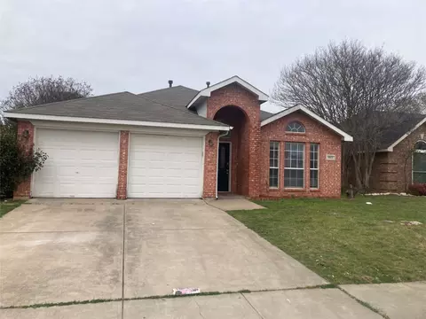 9013 San Joaquin Trl, Fort Worth, TX 76118