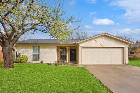 6409 Rebecca Ln, Watauga, TX 76148