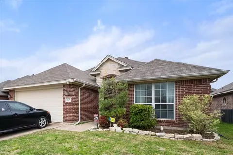 9149 Autumn Falls Dr, Fort Worth, TX 76118