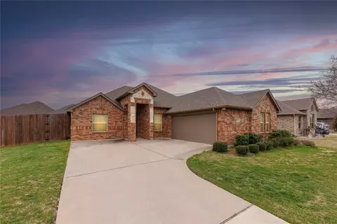 724 Adams St, Waxahachie, TX 75165