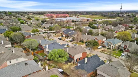 1607 Wood Ridge Ct, Corinth, TX 76210