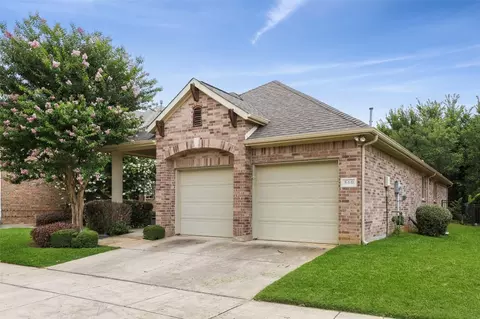 Exterior - 560 Sheldon Rd, Argyle, TX 76226 photo 2 of 6