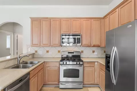 Kitchen - 560 Sheldon Rd, Argyle, TX 76226 photo 4 of 4