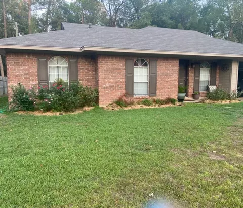 7509 Golden Meadows Rd, Greenwood, LA 71033