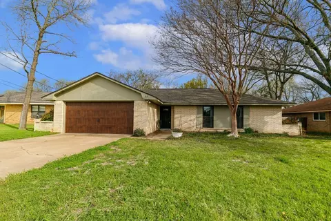 615 Springtime Dr, Cedar Hill, TX 75104