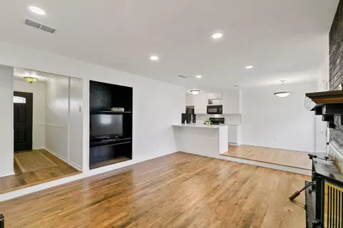 615 Springtime Dr, Cedar Hill, TX 75104 photo 4