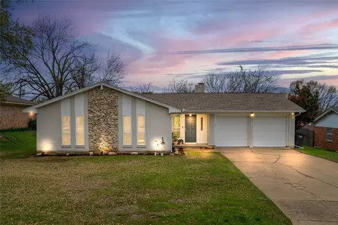 6904 Winifred Dr, Fort Worth, TX 76133