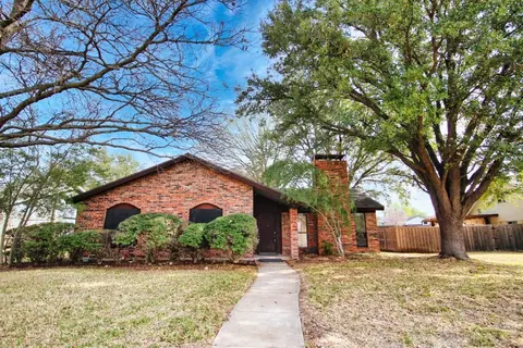 3001 Chancellor Dr, Plano, TX 75074