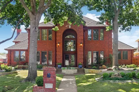 2117 Bay Club Dr, Arlington, TX 76013