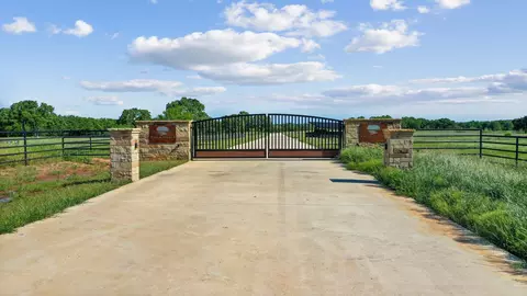 5005 Willow Oak Ct, Poolville, TX 76487