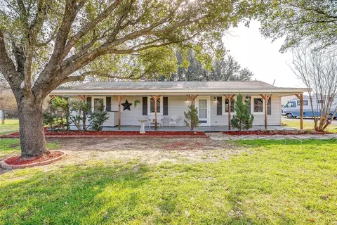 281 Mockingbird Mdws, Burleson, TX 76028