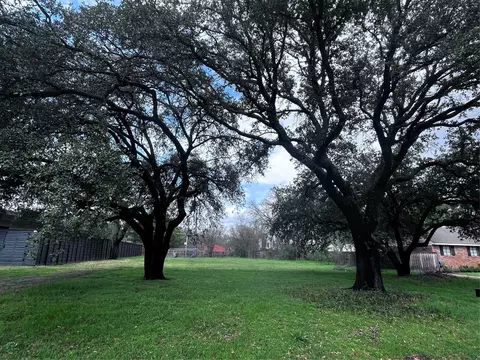 5807 Northaven Rd, Dallas, TX 75230