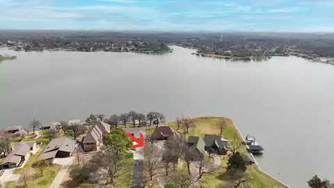 122 Noweta Pl, Lake Kiowa, TX 76240