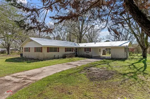 401 Uncas St, Logansport, LA 71049