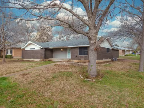 202 Duke St, Garland, TX 75043