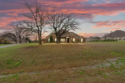 178 Ellis Creek Dr, Weatherford, TX 76085