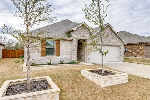 517 Summit Pass Ln, Princeton, TX 75407