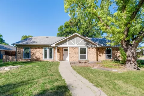 2313 Huntington Dr, Plano, TX 75075