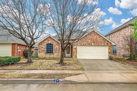4720 Daisy Leaf Dr, Fort Worth, TX 76244