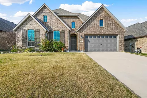 355 Wolf Creek Dr, Waxahachie, TX 75165
