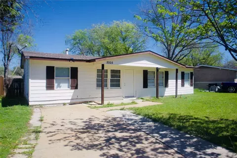 2005 E Mitchell St, Arlington, TX 76010
