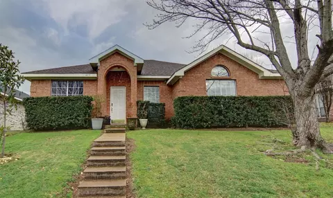 417 Kimmel Dr, Cedar Hill, TX 75104