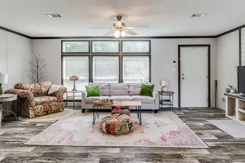 1116 Indian Dr, Granbury, TX 76048