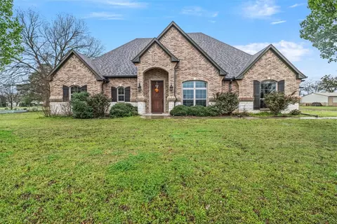 304 Old Turner Pl, Tioga, TX 76271