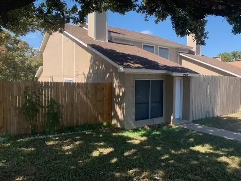 2760 Parkchester Dr, Arlington, TX 76015