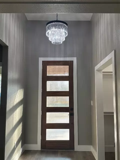 Entry Way - 411 E Alamo, Terrell, TX 75160 photo 2 of 6