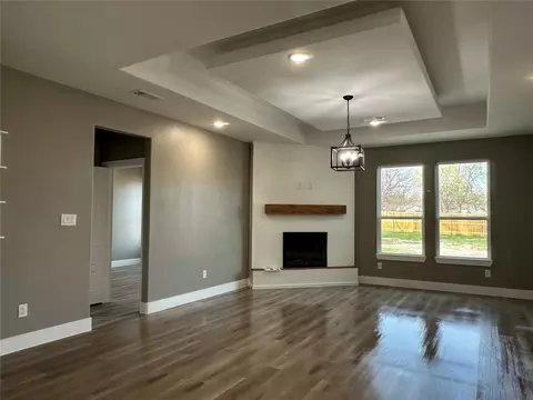 Living - 411 E Alamo, Terrell, TX 75160 photo 1 of 1