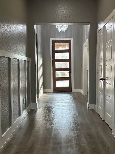 Entry Way - 411 E Alamo, Terrell, TX 75160 photo 3 of 6