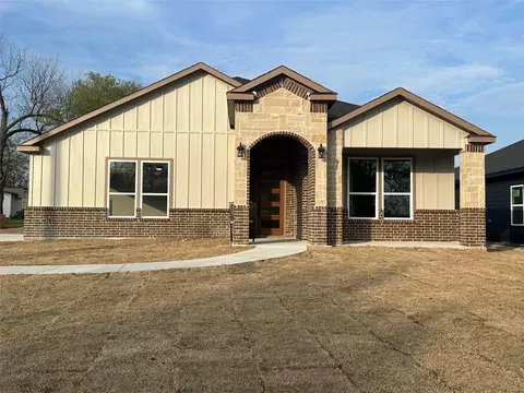 Exterior - 411 E Alamo, Terrell, TX 75160 photo 2 of 8