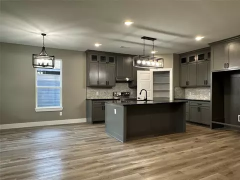Kitchen - 411 E Alamo, Terrell, TX 75160 photo 4 of 6