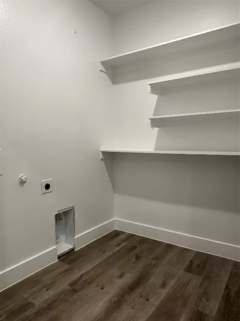 Entry Way - 411 E Alamo, Terrell, TX 75160 photo 5 of 6