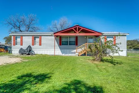 202 College St, Gustine, TX 76455