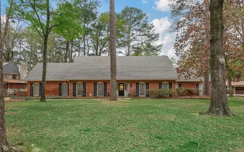 8310 Spring Lake Dr, Shreveport, LA 71106